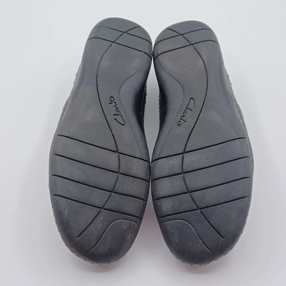 Clarks Bendables Slip On‎ Loafers Womens 9.5M Black Leather Button 35062 NEW